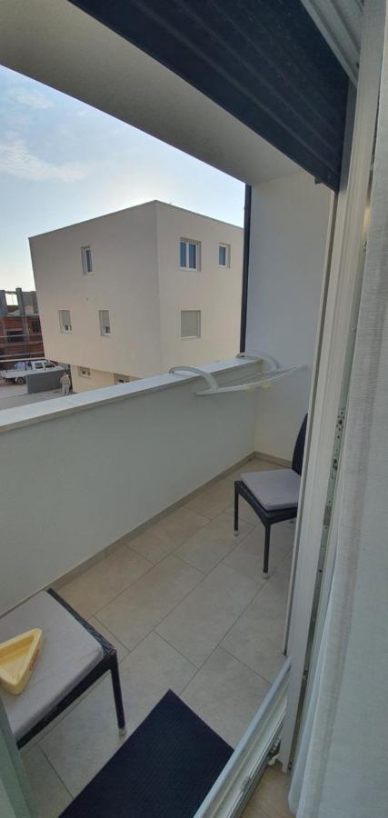 Apartment Sunrise With Private Parking Pola Esterno foto